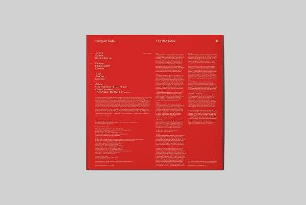 Rote Buchrückseite mit Titelliste und Text für Penguin Cafe