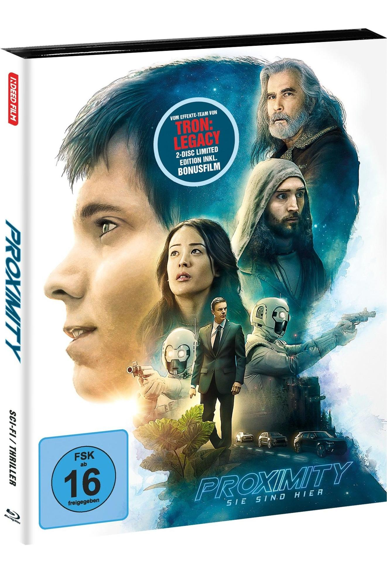 Filmcover mit Personen, Raumanzügen und Autos. Titel 'Proximity'.