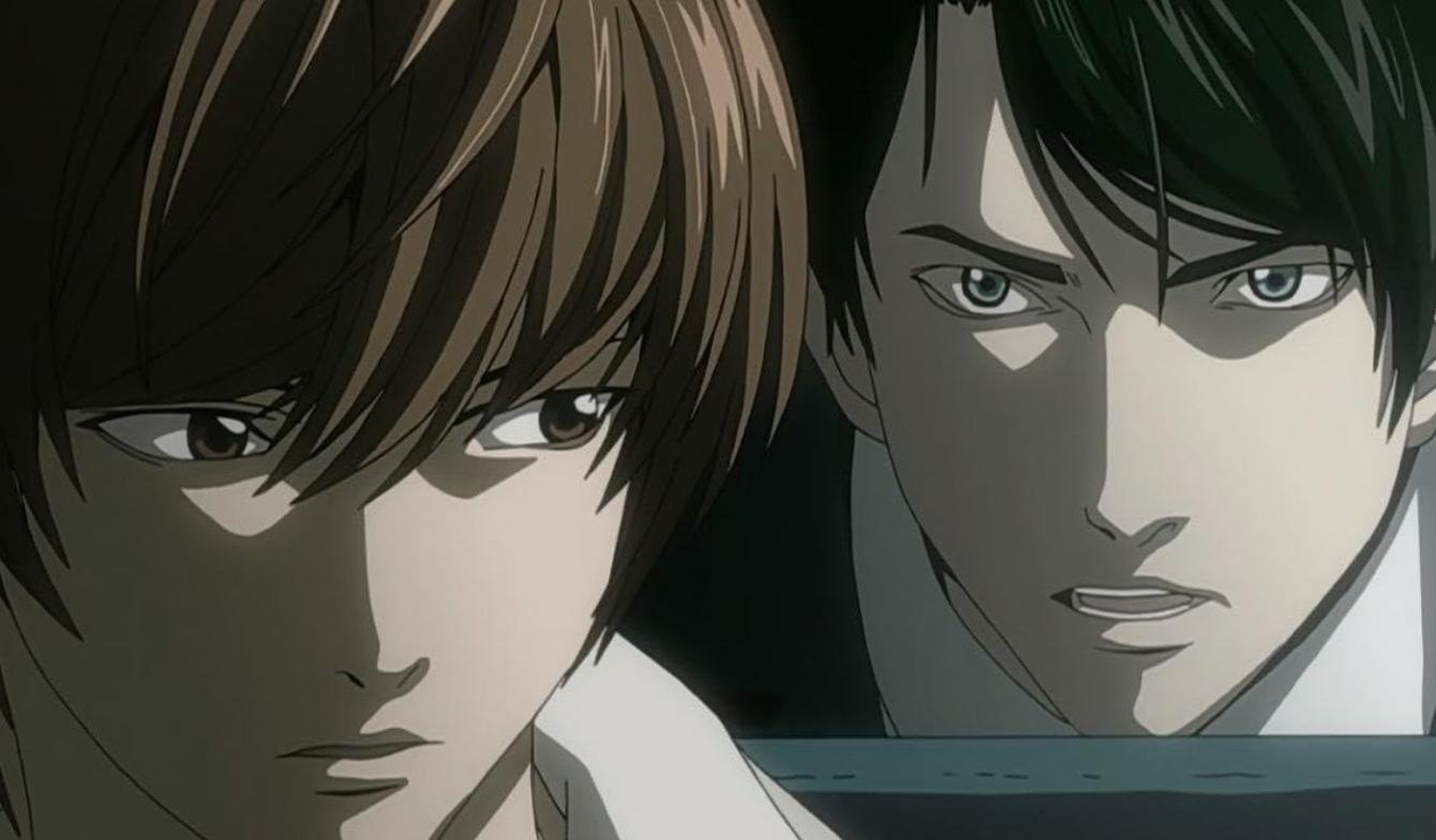 Zwei Anime-Jungen, einer mit braunen Haaren, einer mit schwarzen Haaren, blicken intensiv.