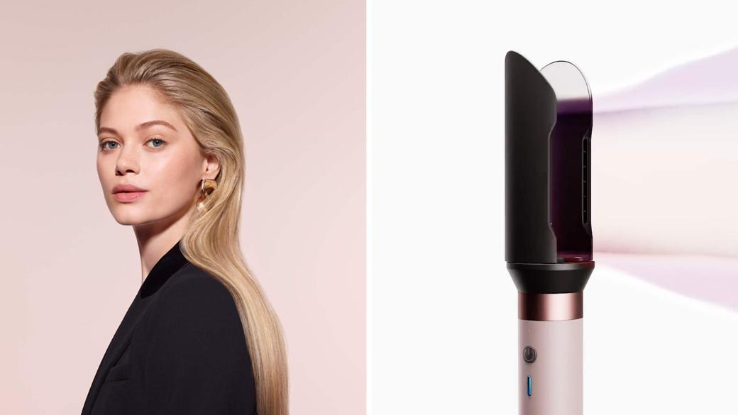 Hosszú hajú, arany fülbevalós szőke nő, mellette egy hajformázó eszköz.