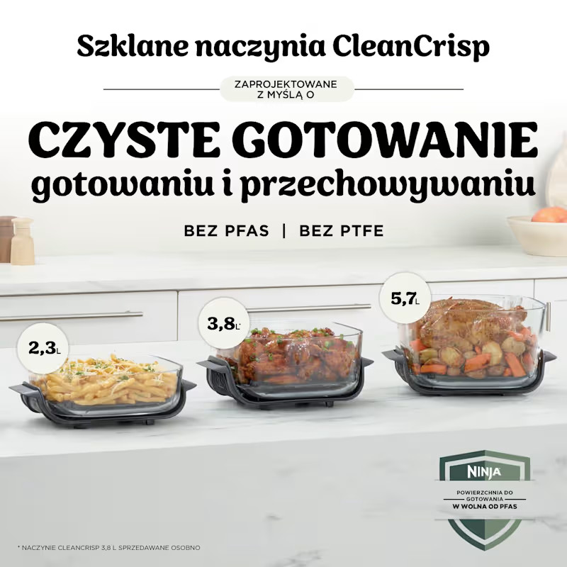 Trzy szklane pojemniki z jedzeniem: makaron, kurczak i pieczeń z warzywami.