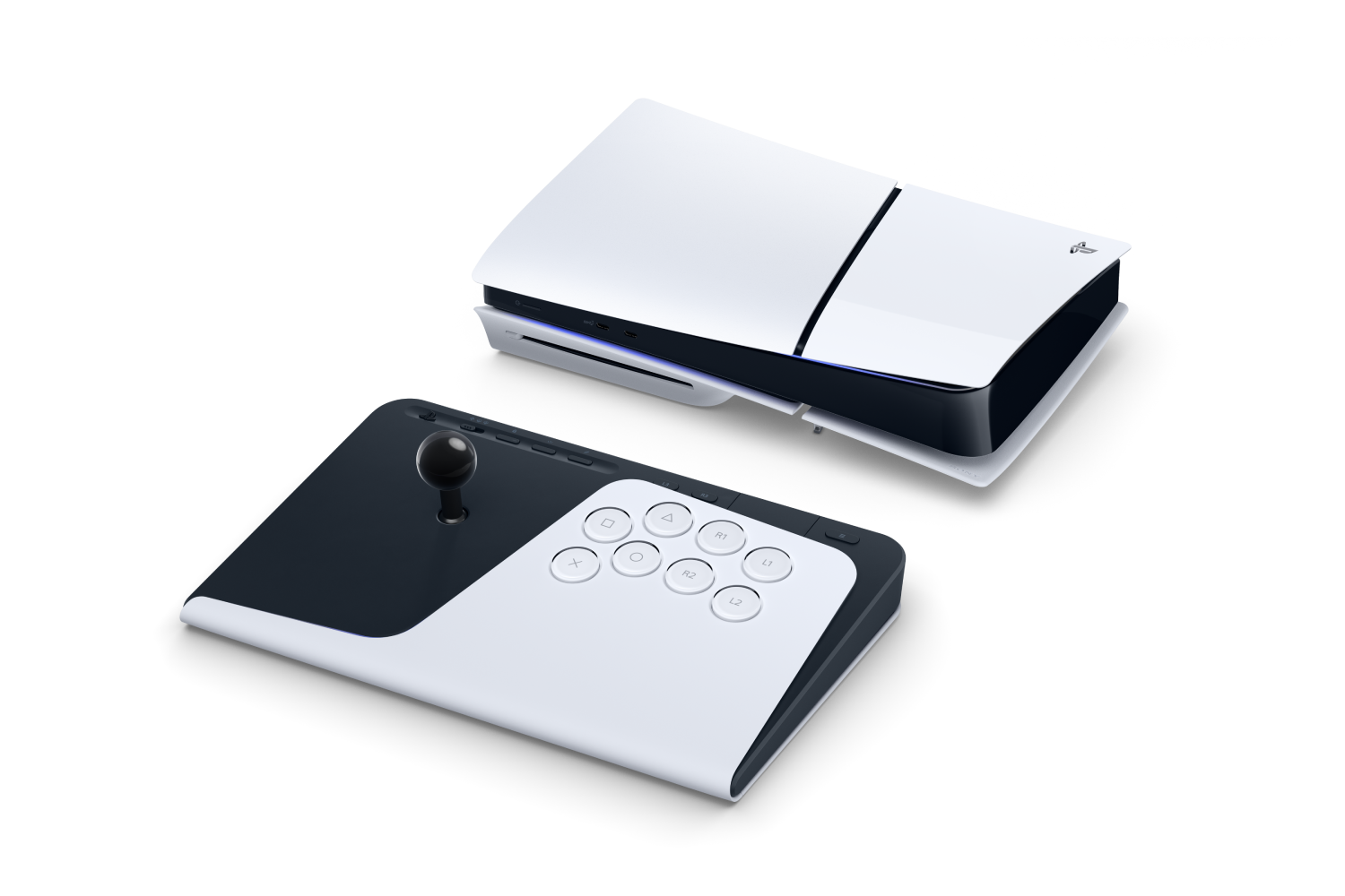 Una consola PlayStation 5 blanca y negra y un mando de arcade.