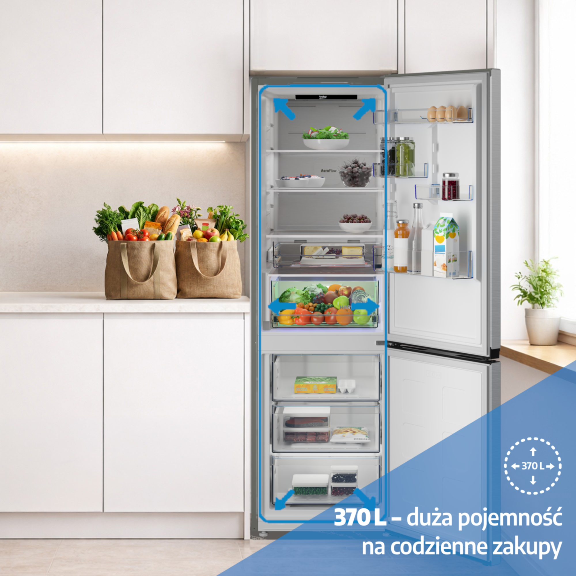 Otwarta lodówka wypełniona owocami, warzywami i zakupami.