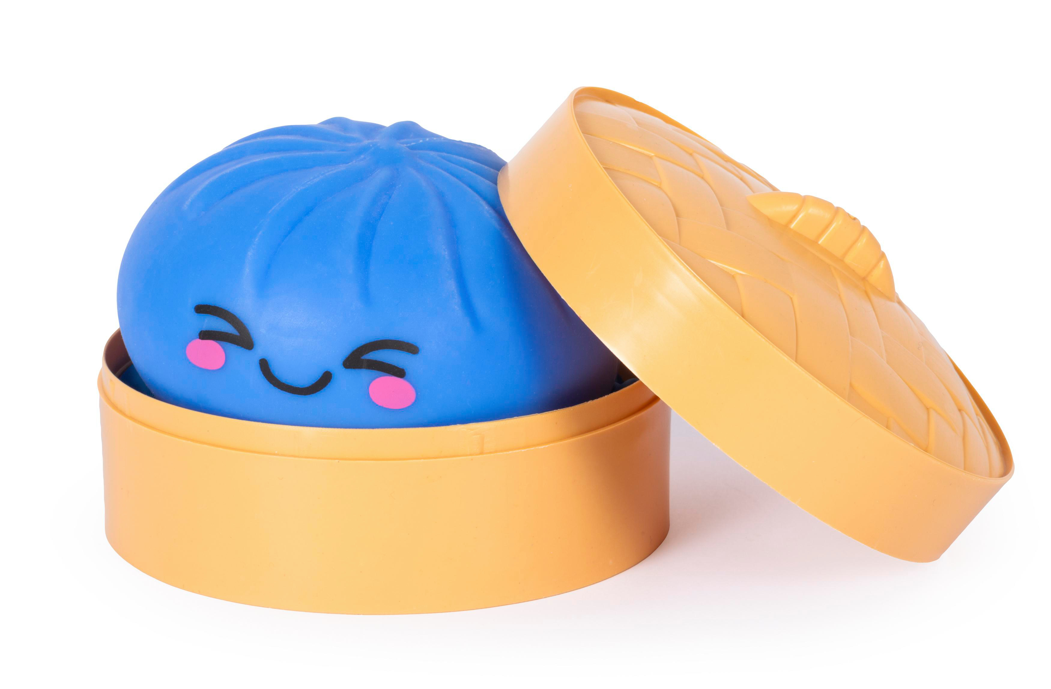 Ein blauer, niedlicher Buchtel mit Gesicht in einem orangen Bambuskorb.