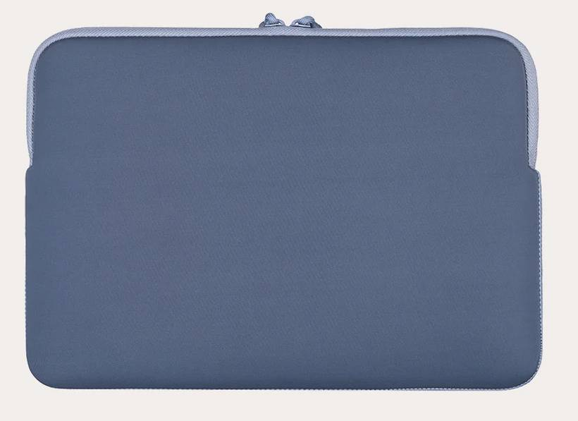 Una funda azul para portátil con cremallera y ribete gris claro.
