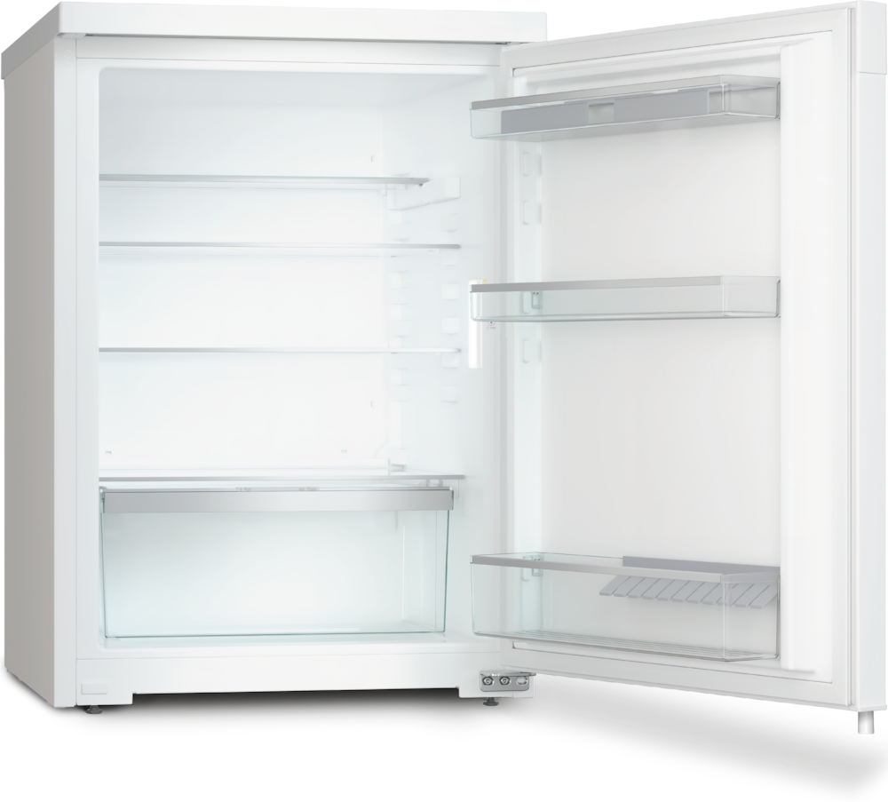 Ein weißer Kühlschrank mit offener Tür und leeren Regalen.