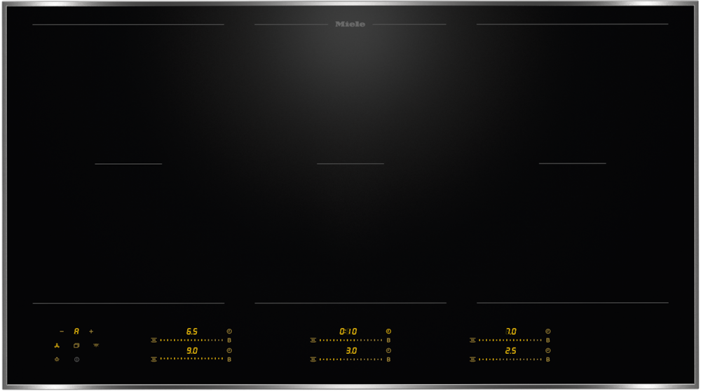 Schwarzes Kochfeld mit Miele-Logo und digitalen Bedienelementen.