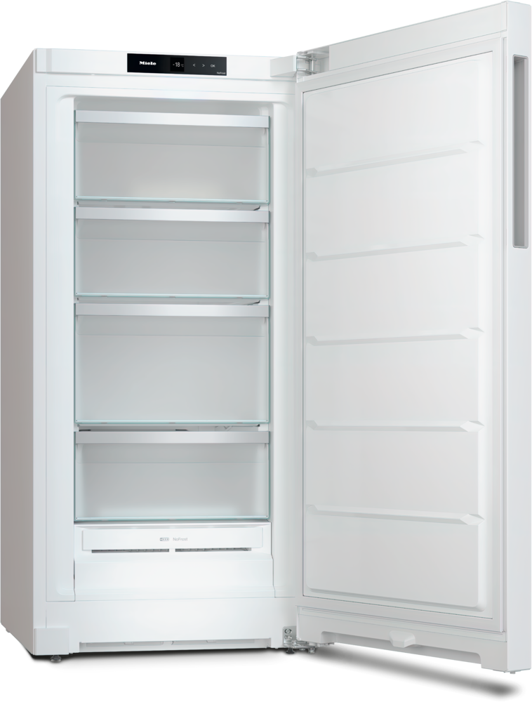 Ein weißer Gefrierschrank mit offener Tür und Glasböden. Anzeige zeigt -18°C.