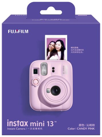Opakowanie różowego aparatu natychmiastowego Fujifilm Instax Mini 13 z dwoma kobietami na zdjęciu.