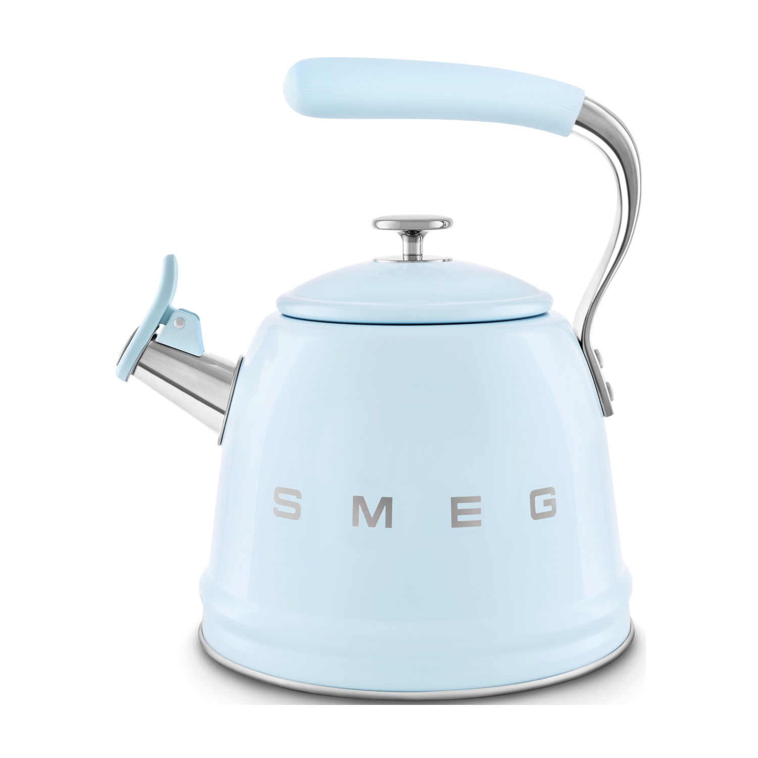 Un bollitore Smeg azzurro con manico e coperchio argentati, su sfondo bianco.