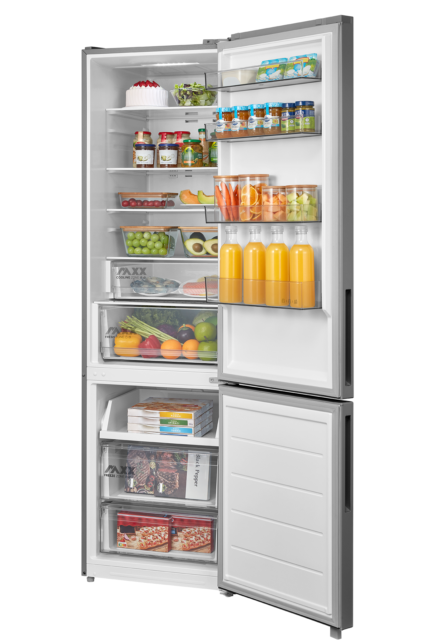 Refrigerador abierto con estantes llenos de comida: pastel, ensalada, frascos, frutas, verduras, jugo y comidas congeladas.