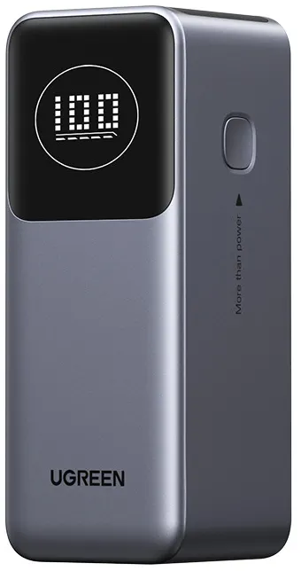 Power bank grigia UGREEN con display digitale che mostra il 100% di carica.
