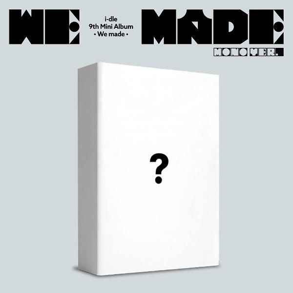 Weißes Buch mit schwarzem Fragezeichen. Text oben: 'i-dle 9th Mini Album We made MONO VER.'