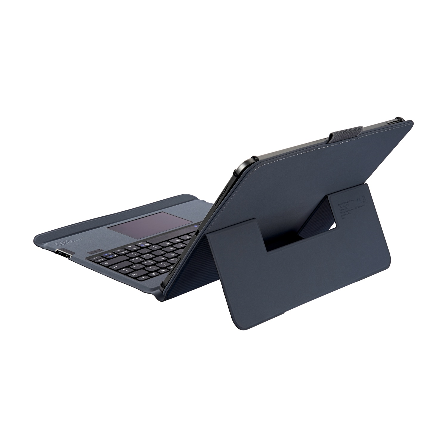 Un tablet blu scuro con tastiera e trackpad è sorretto dalla sua custodia.