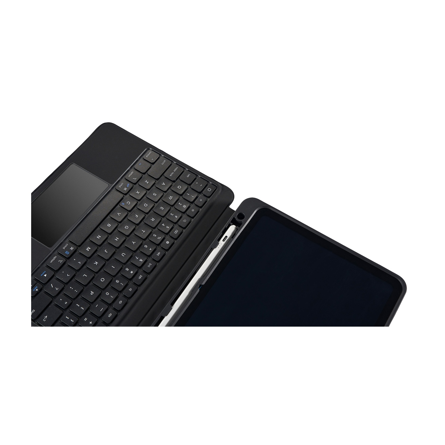 Custodia tastiera nera con tablet e stilo, vista ravvicinata.