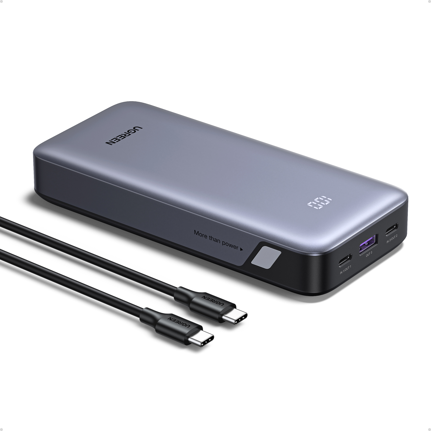 İki siyah USB-C kablolu ve dijital ekranlı gri UGREEN powerbank.