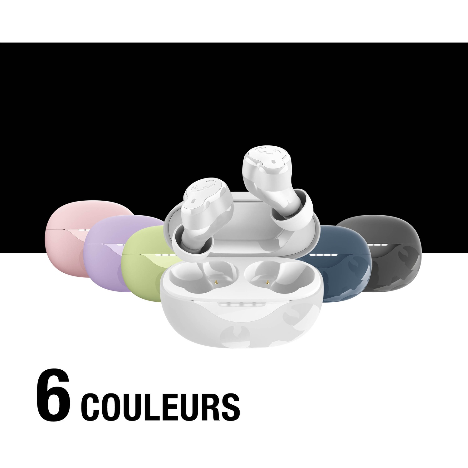 Six étuis de chargement pour écouteurs de couleur avec écouteurs blancs au premier plan.