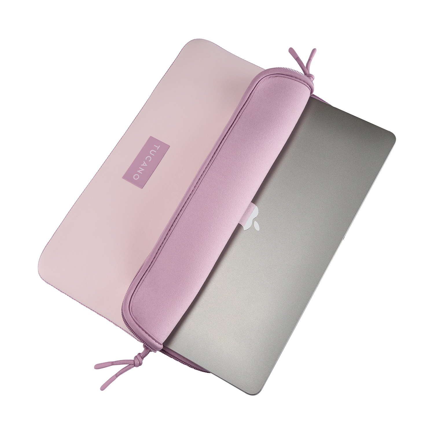Una custodia rosa per laptop con un laptop argentato all'interno.
