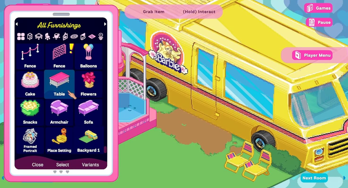 Ein Barbie-Wohnmobil steht auf einem grünen Rasen neben einem pinken Eingangsbereich.