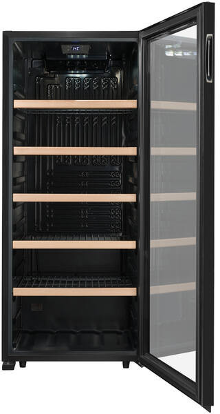 Schwarzer Weinkühlschrank mit Glashaube, offen, mit Holzböden und digitaler Anzeige.
