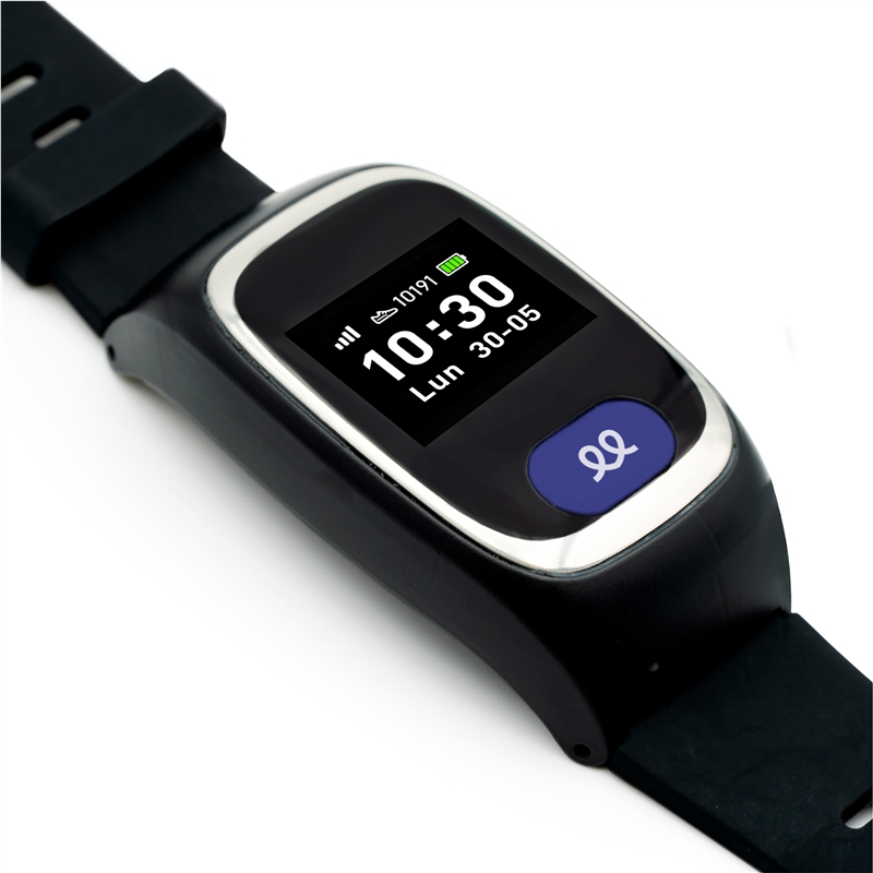 Un reloj inteligente negro con botón azul y pantalla brillante que muestra las 10:30.