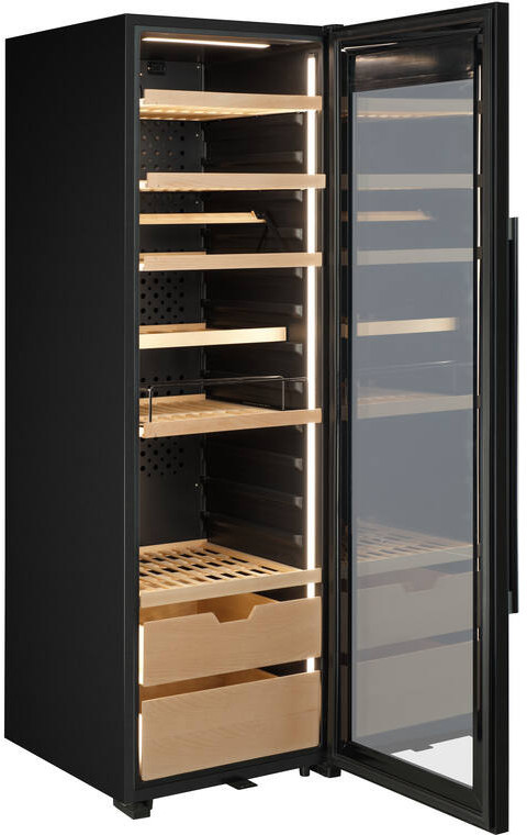 Ein schwarzer Weinkühlschrank mit Glaseinsatz und Holzböden.
