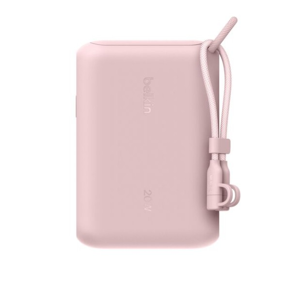 İpli bir tutamağa sahip pembe Belkin 20W taşınabilir şarj cihazı.
