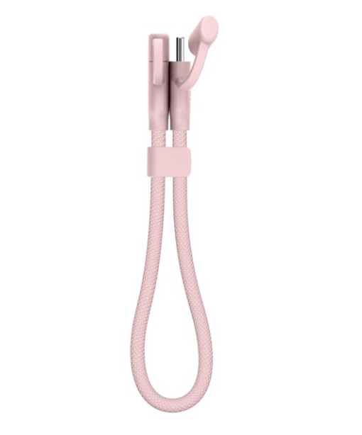 USB-C ve Lightning konektörlü pembe şarj kablosu adaptörü, beyaz arka plan üzerinde.