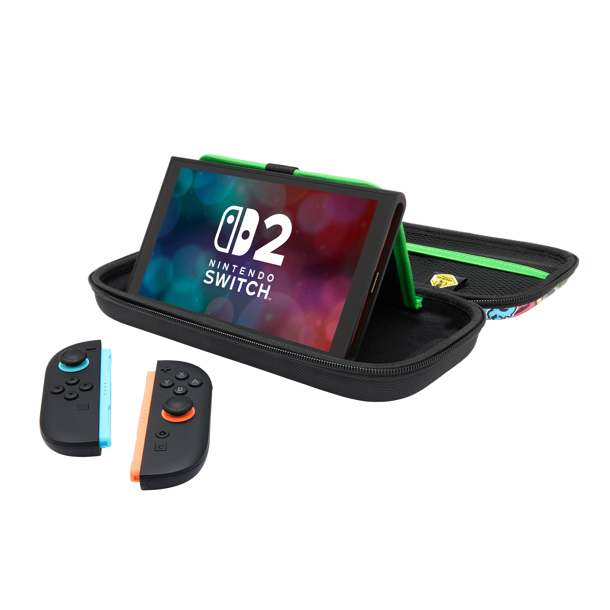 Nintendo Switch mit Joy-Cons und Tasche, schwarzer Hintergrund.