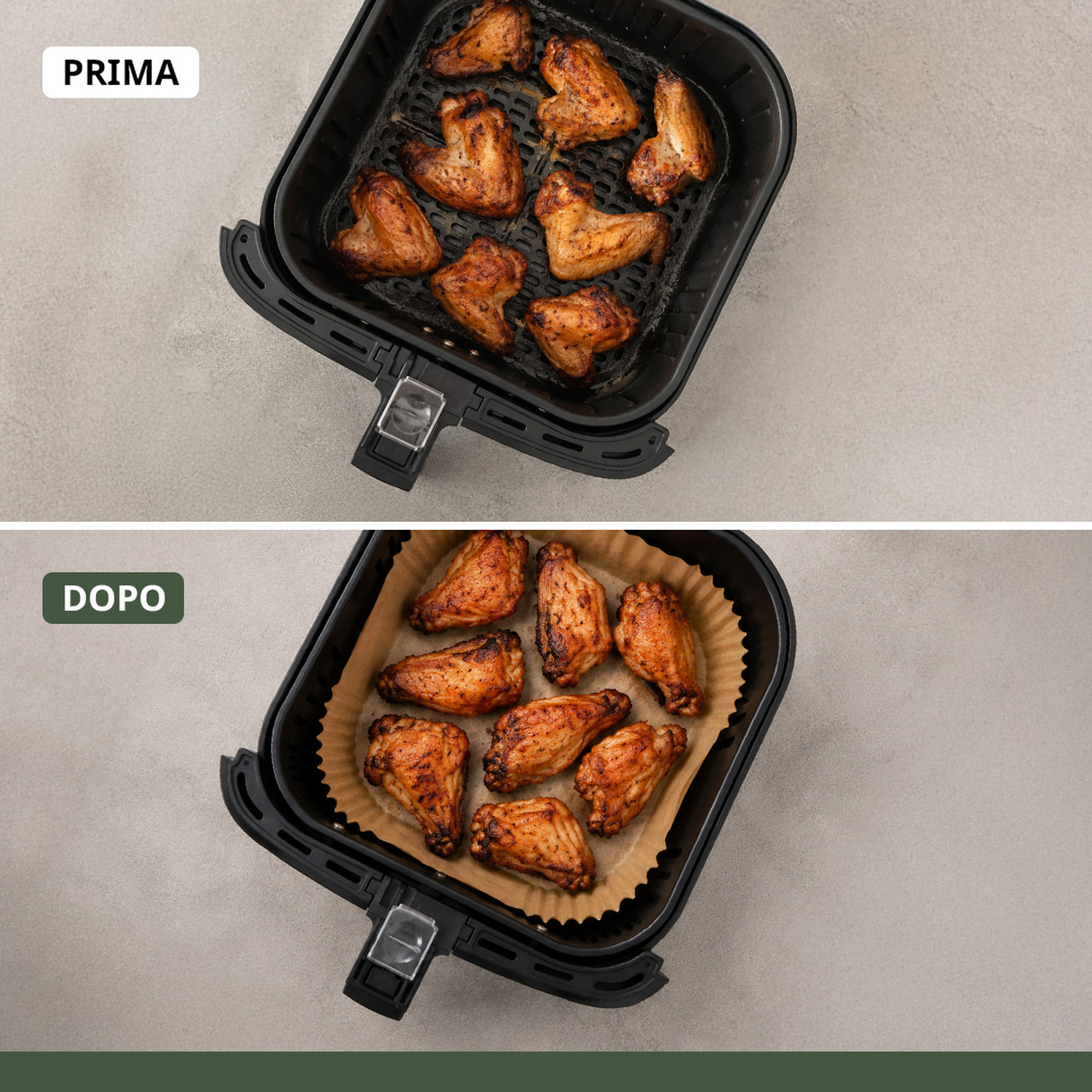 Due cestelli per friggitrice ad aria con ali di pollo su sfondo grigio.