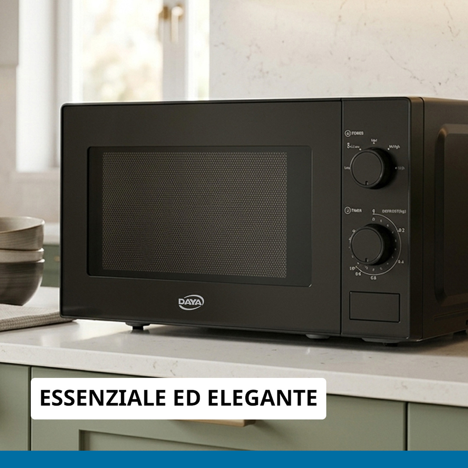 Forno a microonde nero con manopole e timer su un bancone da cucina.