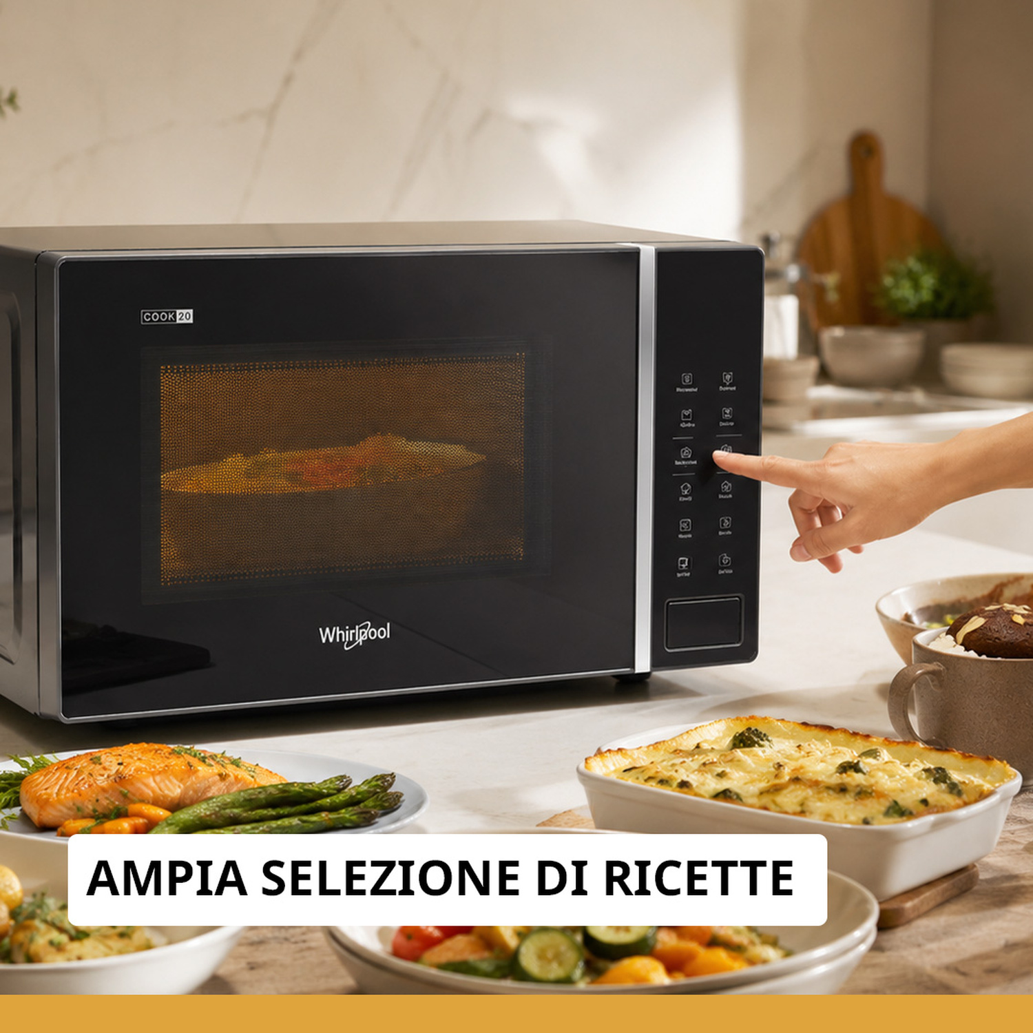Una persona usa un microonde con cibo sul tavolo.