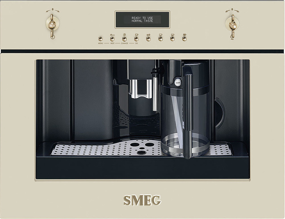 Eine Einbau-Kaffeemaschine von SMEG in Beige mit Digitalanzeige und Brühsteuerung.