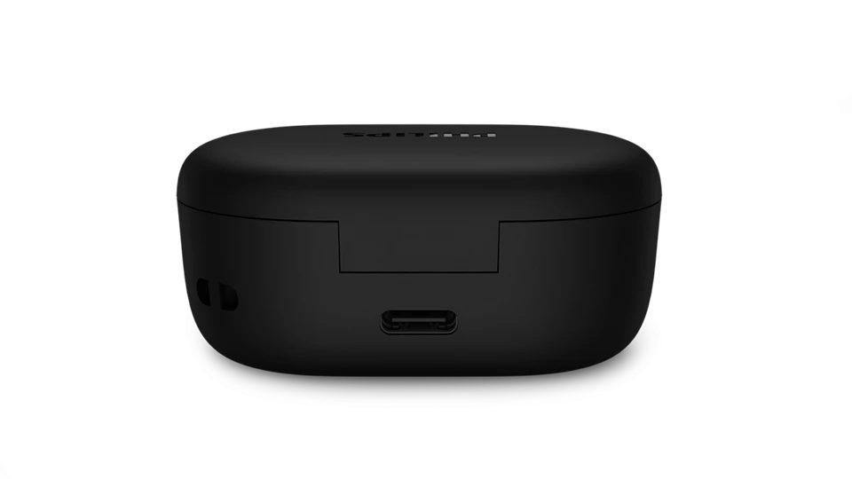 Fekete fülhallgató töltőtok USB-C porttal és Philips logóval.