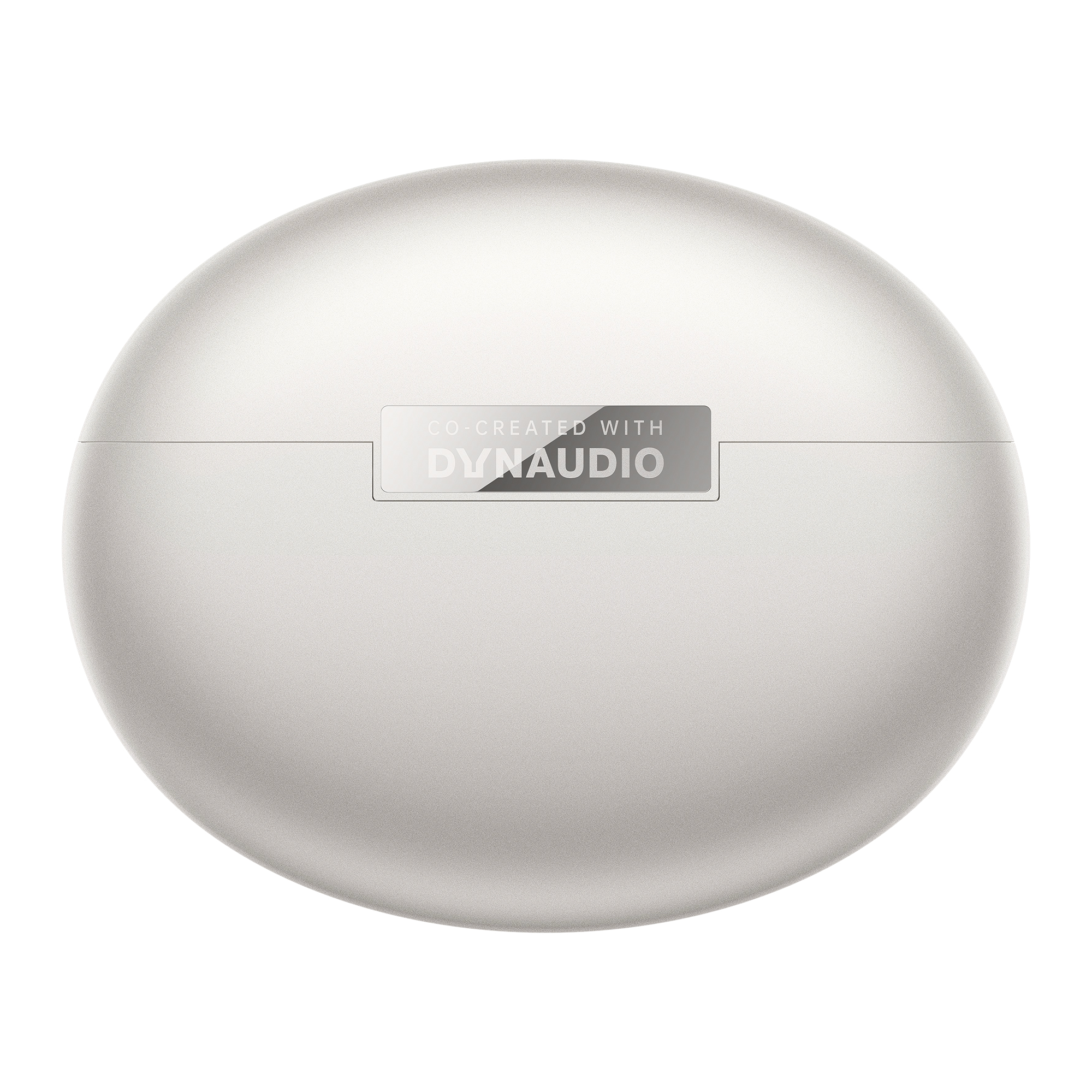 Białe etui ładujące do słuchawek z logo Dynaudio.