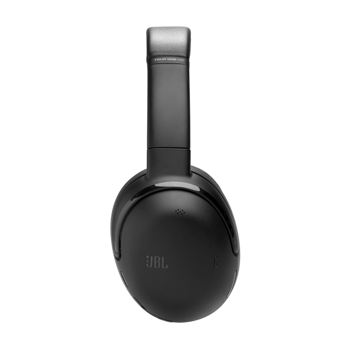 Czarne słuchawki JBL ze srebrnymi akcentami i napisem "TOUR ONE M2".