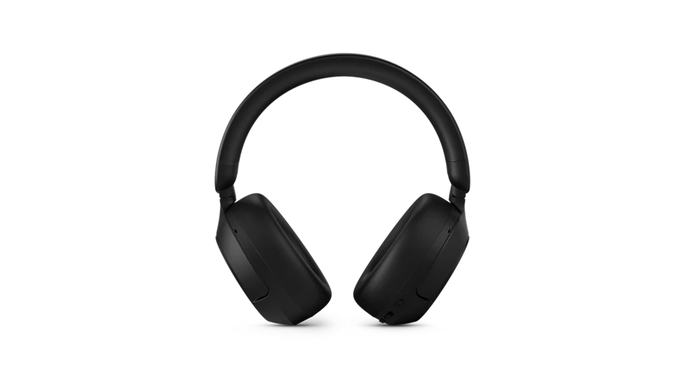 Schwarze Over-Ear-Kopfhörer mit gepolstertem Kopfbügel und Ohrmuscheln, isoliert auf schwarzem Hintergrund.