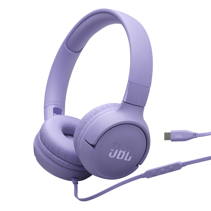 Fioletowe słuchawki JBL z kablem i złączem USB-C na czarnym tle.