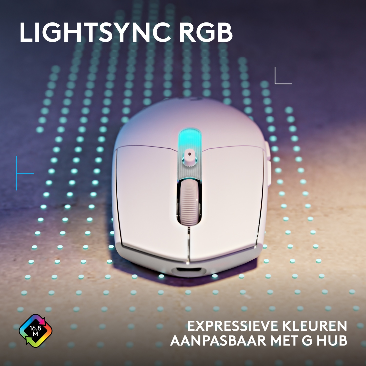 Een witte draadloze muis met RGB-verlichting en een blauw scrollwiel op een betonnen ondergrond.