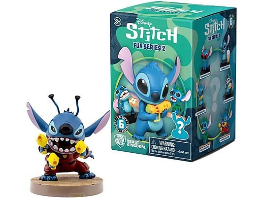 Una figura azul de Stitch con armas amarillas, frente a una caja de juguetes.