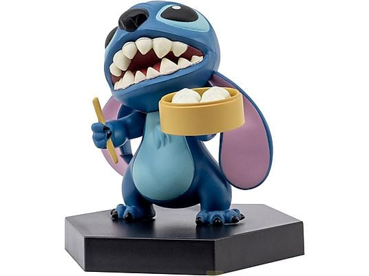 Una figura azul de Stitch sosteniendo dim sum con palillos sobre una base.