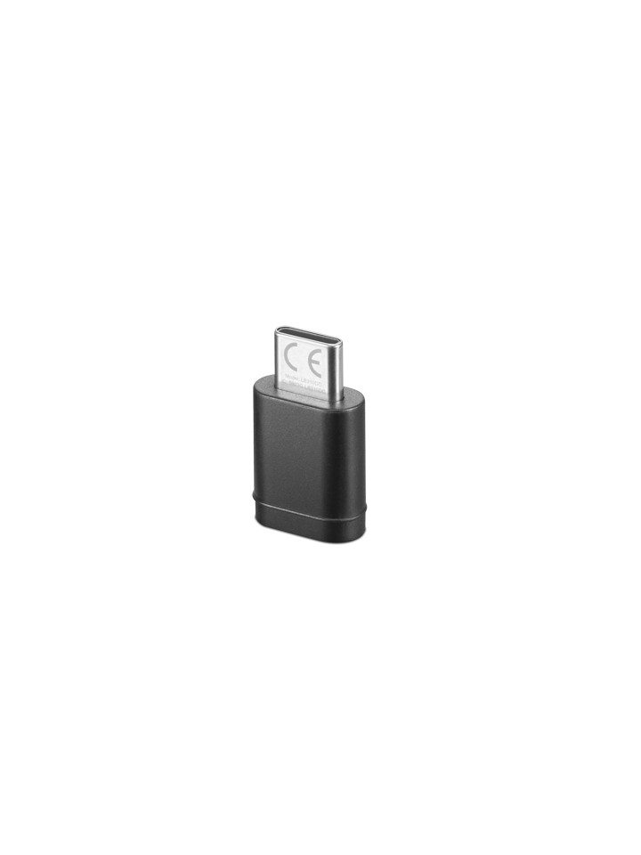Un adaptador USB-C negro con marca CE.