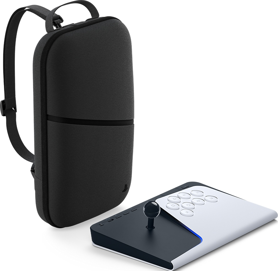 Borsa nera e un controller bianco e nero con joystick.
