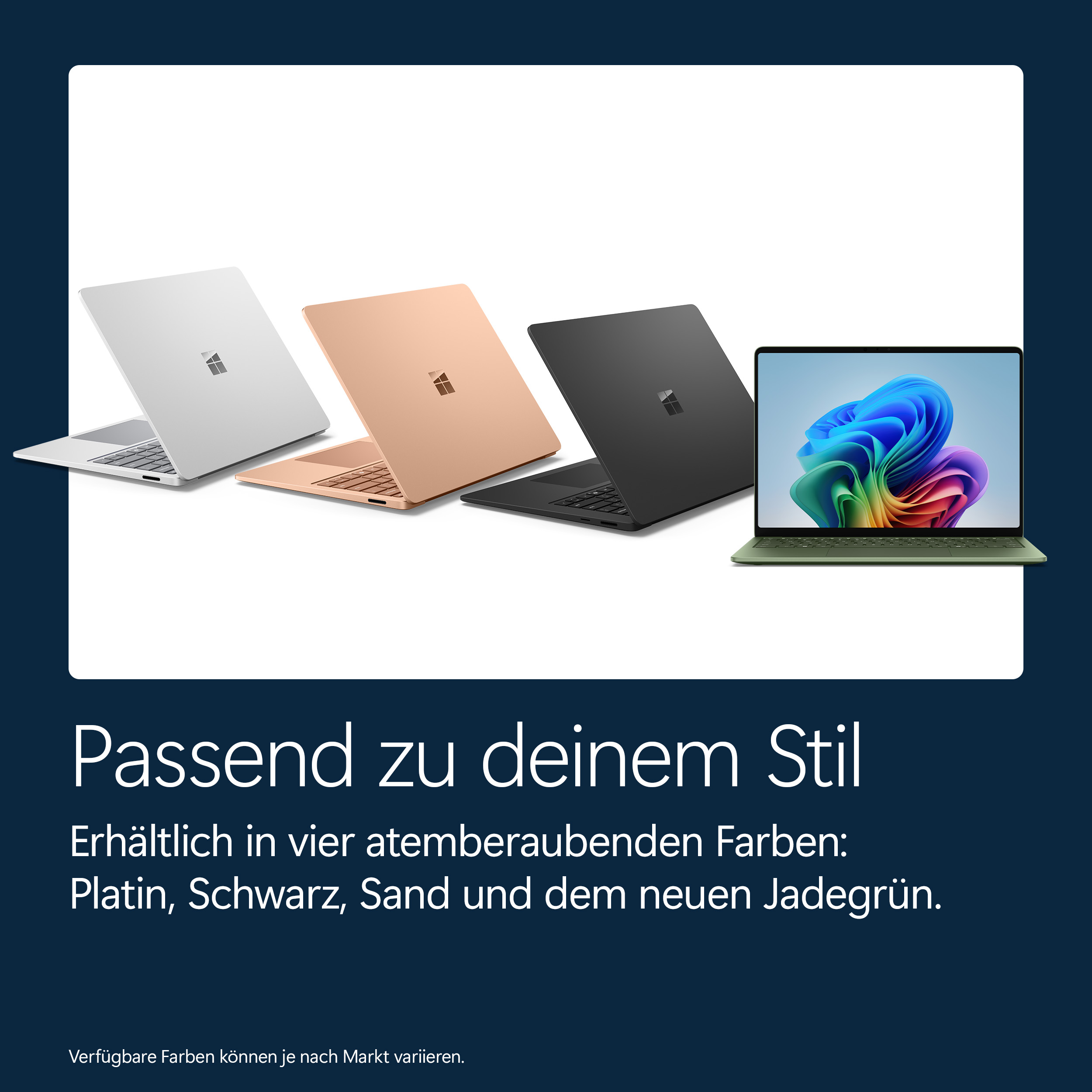 Vier Laptops in Platin, Sand, Schwarz und Jadegrün stehen nebeneinander.