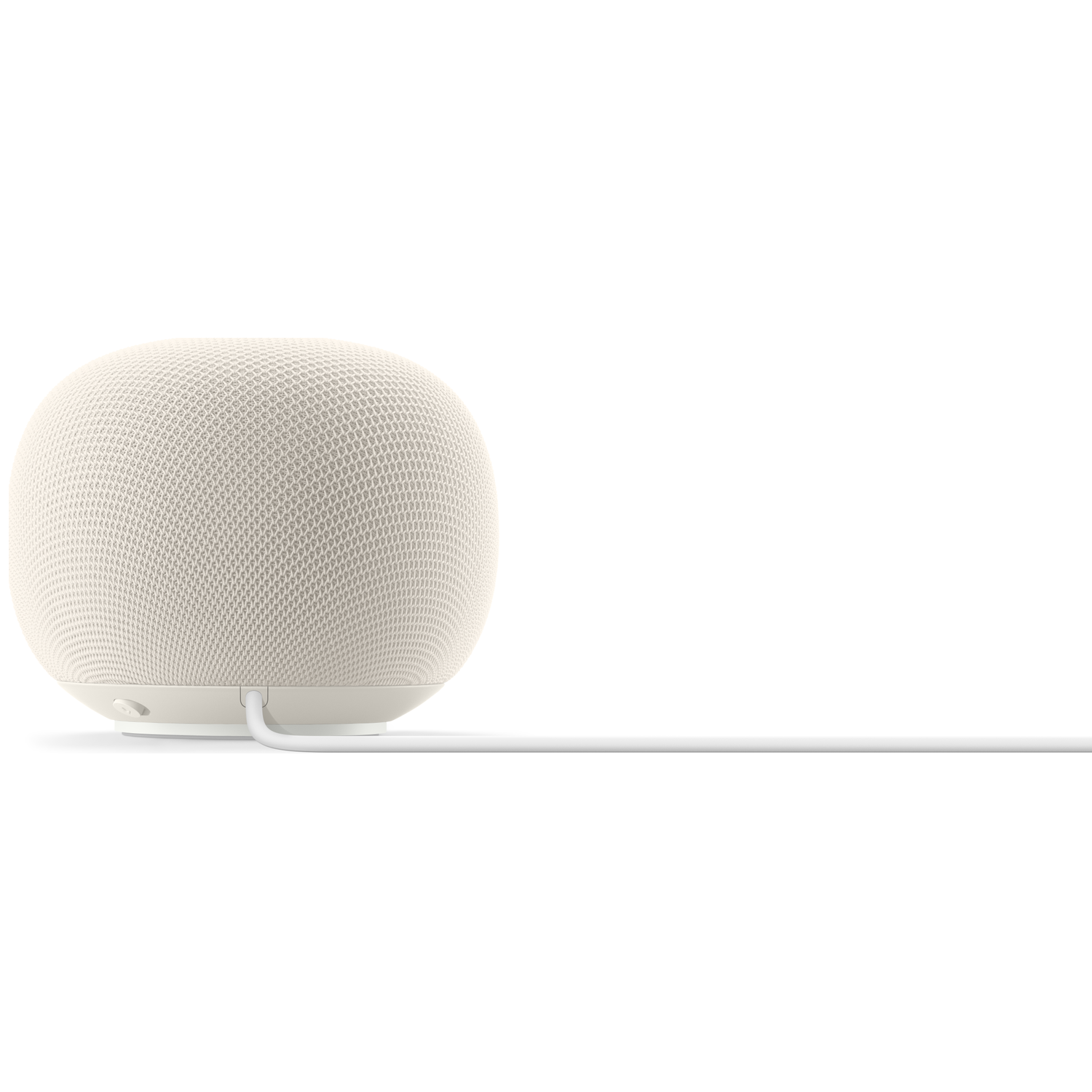 Een crèmekleurige smart speaker met een wit snoer op een witte achtergrond.
