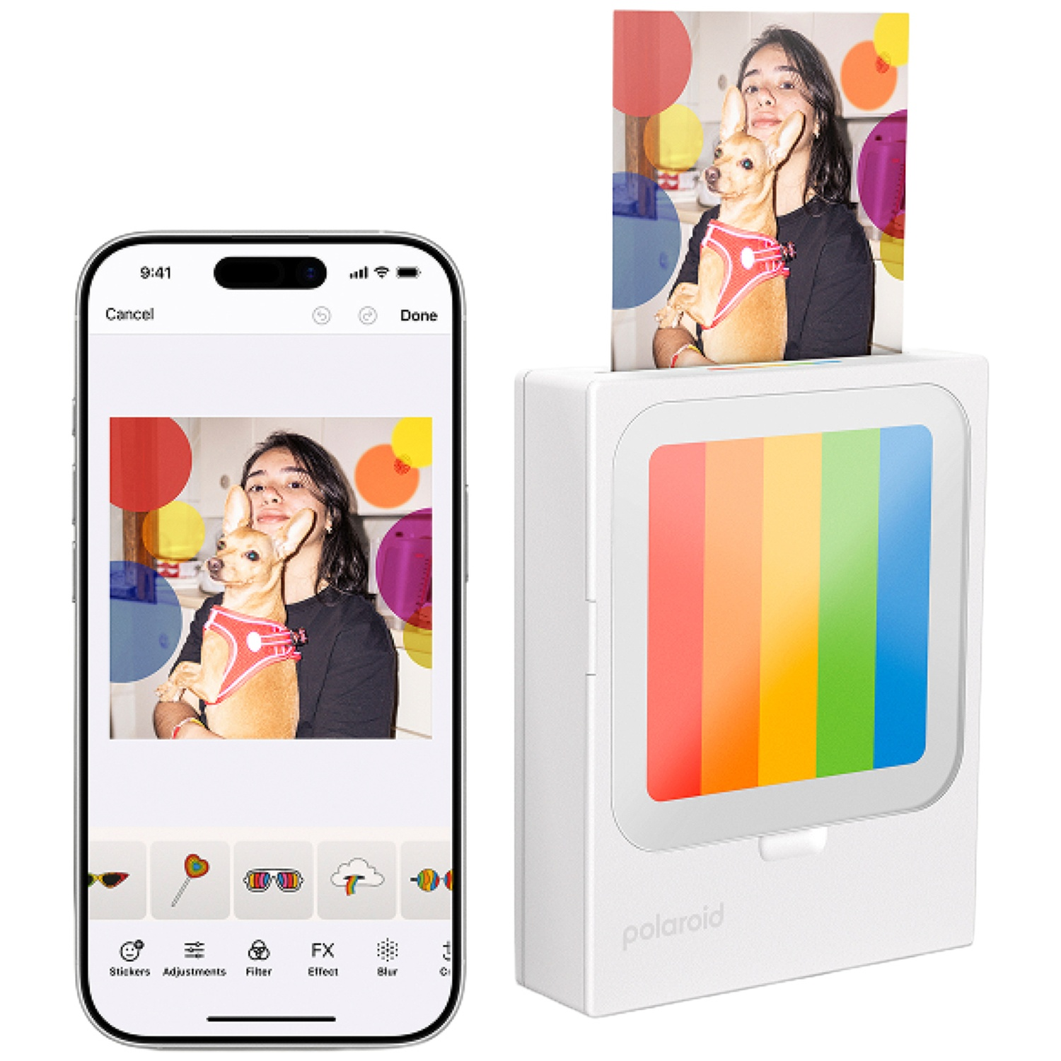 Un téléphone montre une photo de fille et chien. Une imprimante à côté.