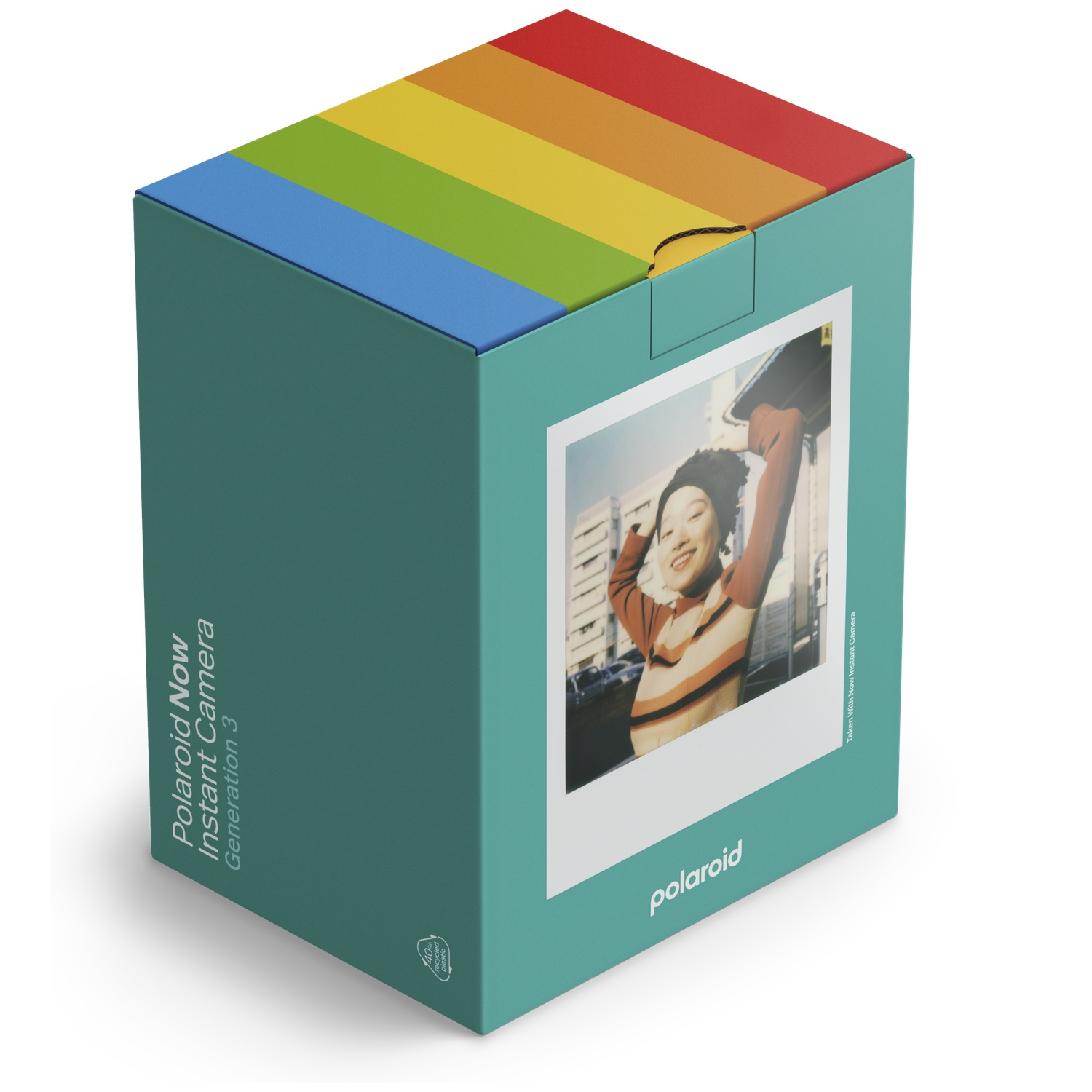 Turquoise doos met Polaroid logo en regenboogstrepen bovenop. Foto toont lachende jonge vrouw.