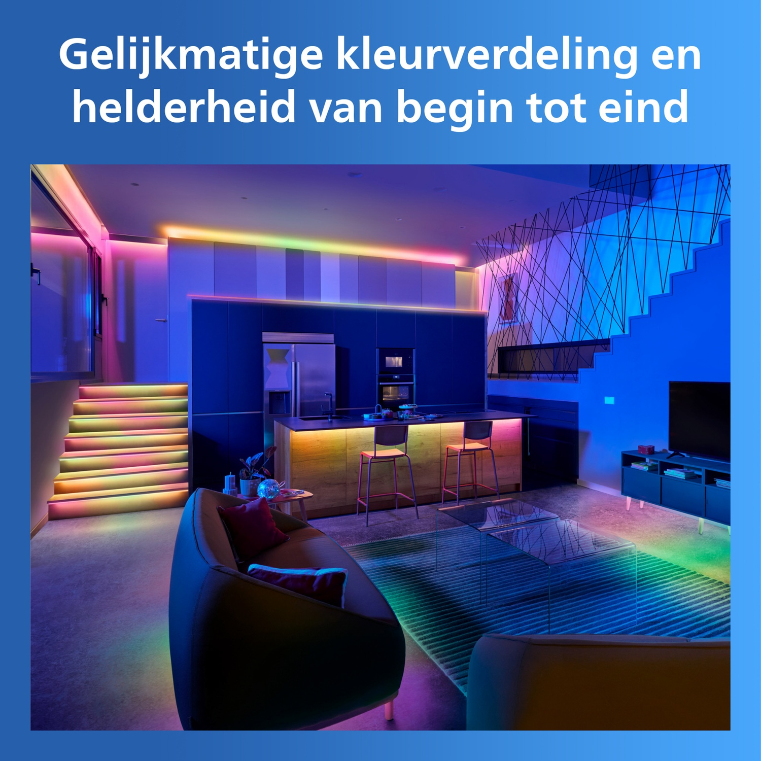 Een moderne woonkamer met kleurrijke verlichting die trappen, muren en meubels verlicht.