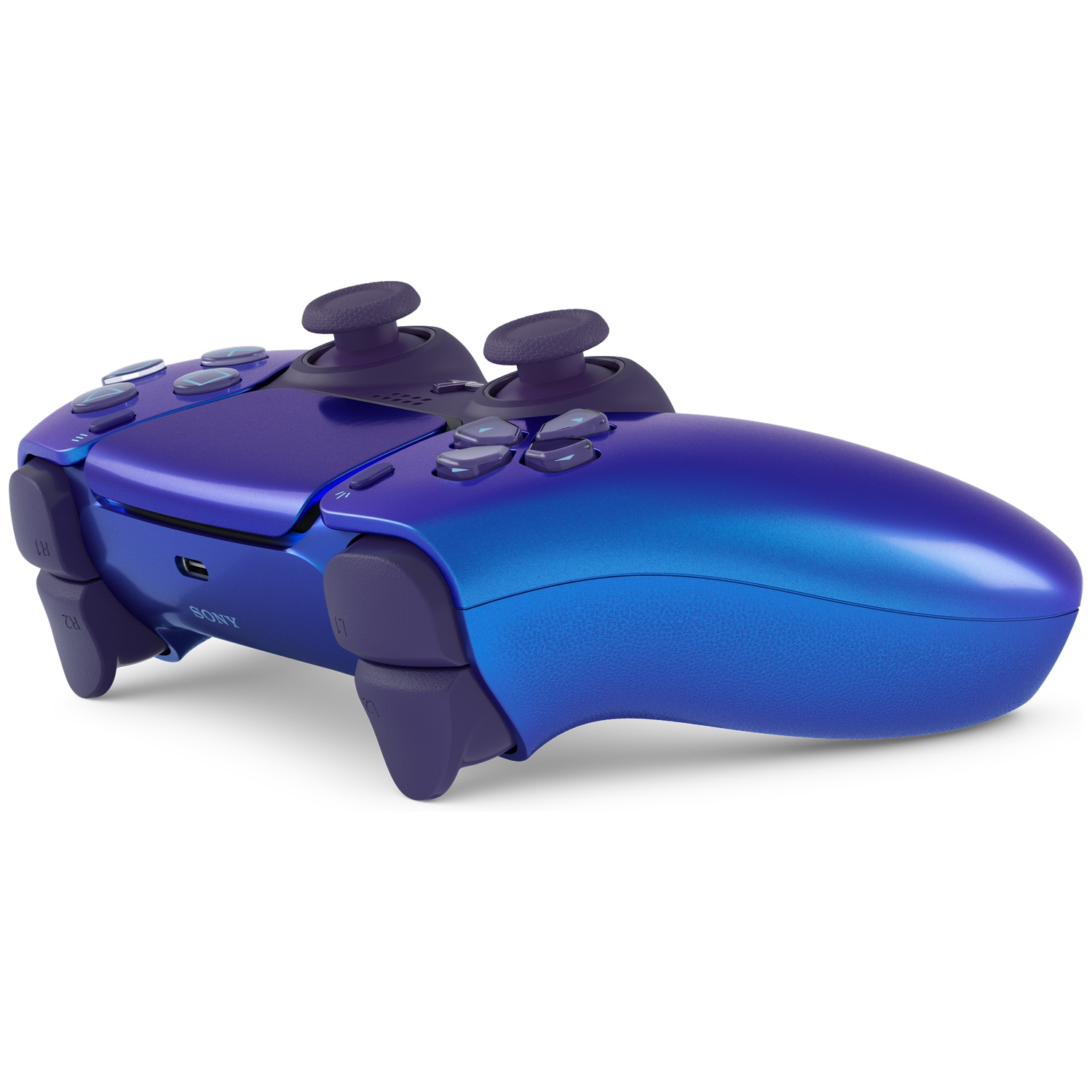 Paars-blauwe gradiënt gamecontroller met knoppen en joysticks, studiofoto.