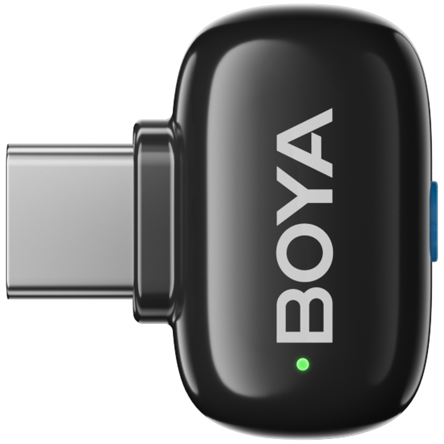 Zwarte BOYA adapter met USB-C connector en een blauwe knop.